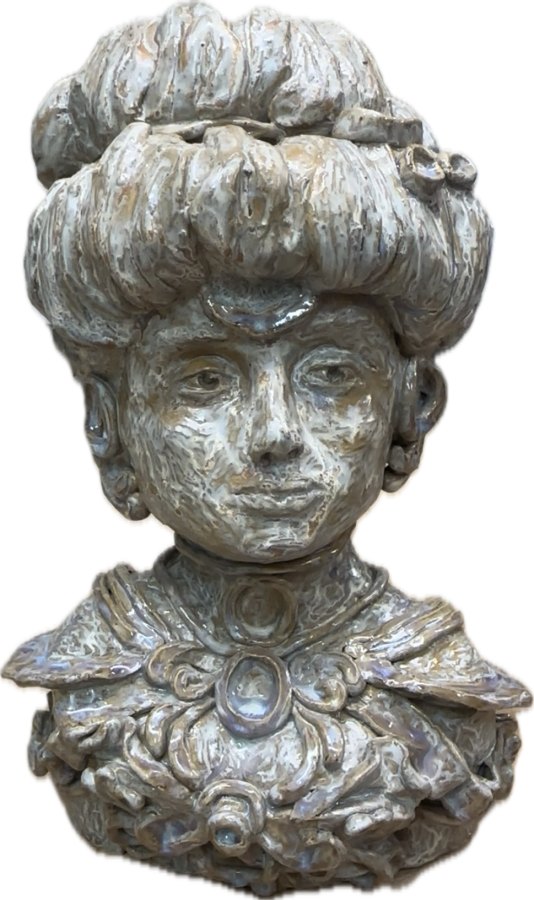 Keramikskulptur Madame South mit Haarknoten und Schmuckkragen